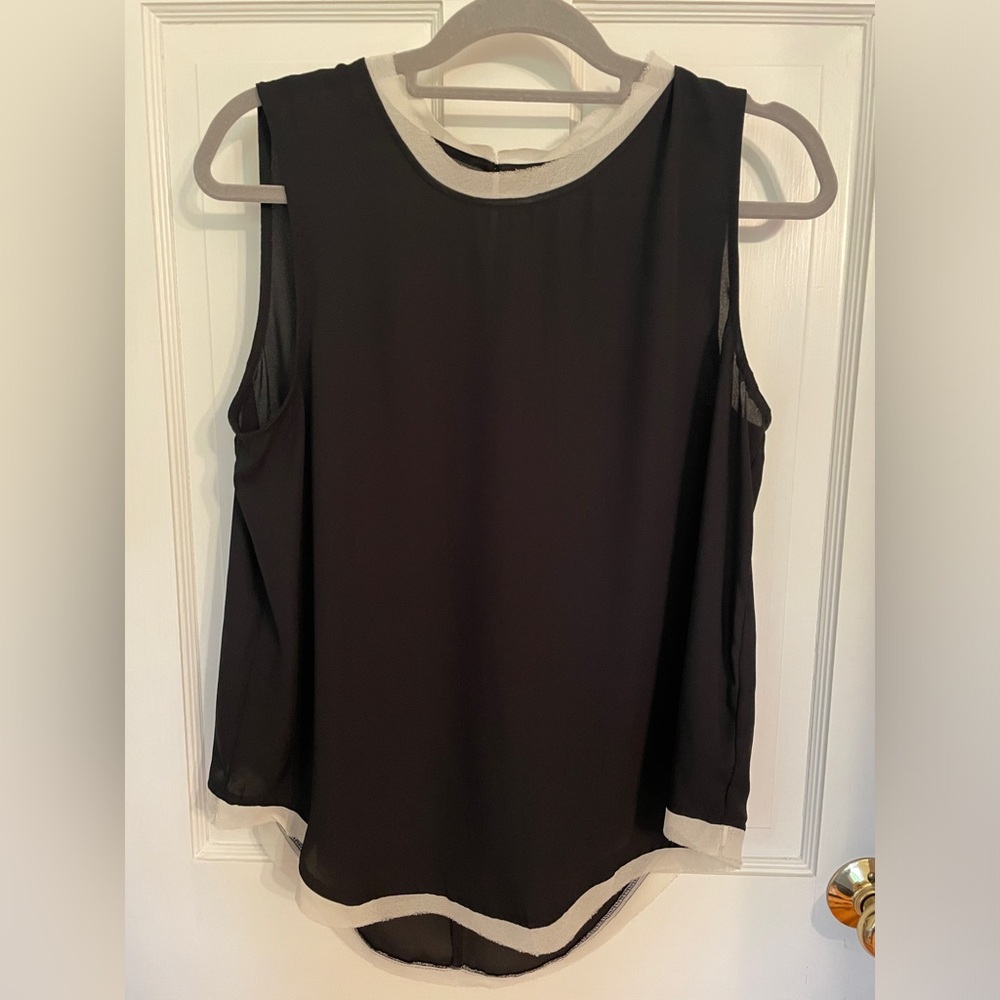 WHO WHAT WEAR Black Tank Size L EUC